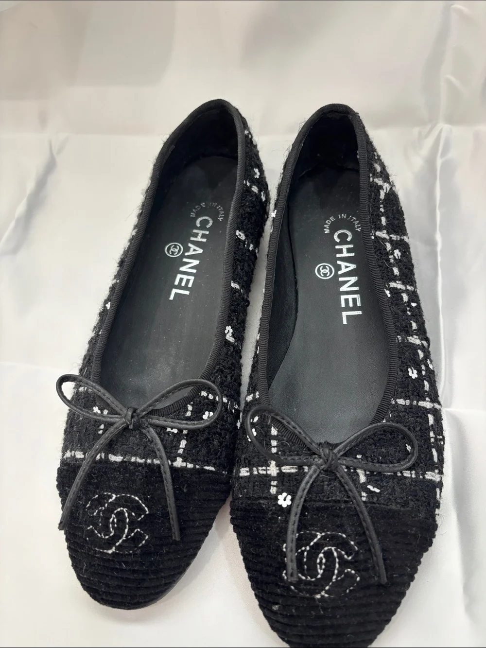 CHANEL Black and White Tweed Bow Ballet Flats 37C
